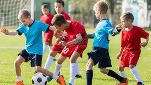 皮克福德揭秘：客场挑战曼联非易事，训练场再现10人激战实景！