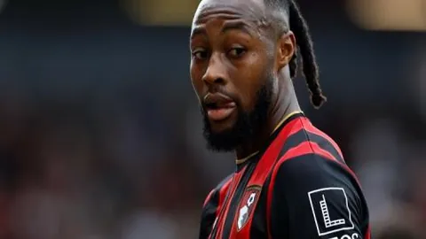 “英超重燃战火？曝林加德与西汉姆热聊，六个月合约在望，转会传闻再升级！”